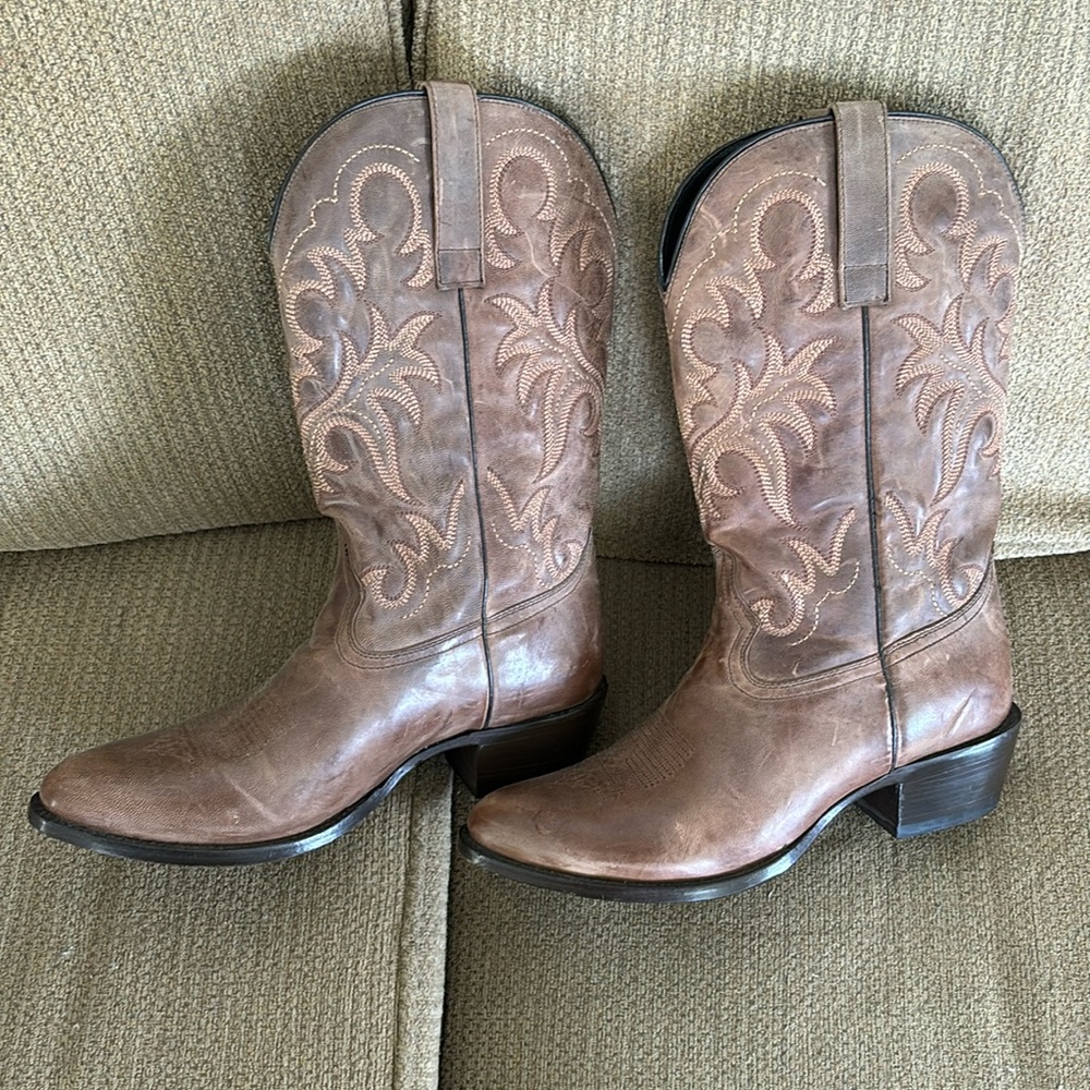 Super nice, used JB Dillon cowboy boots, men’s size 10.5 EE.